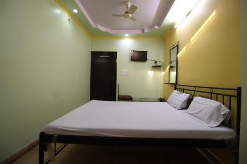 Hotel Kulam Palace world trade Park