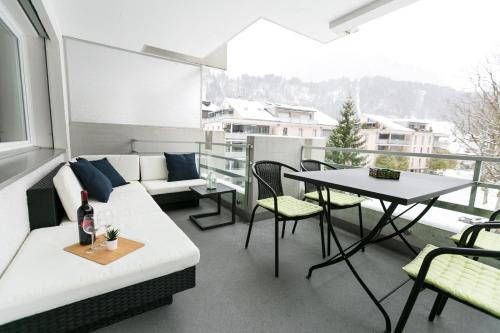Balkon/teras, Spirit Apartments - Balkon - Bergsicht - Parkplatz in Engelberg