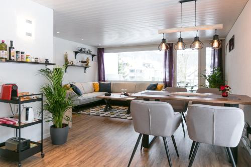 Spirit Apartments - Balkon - Bergsicht - Parkplatz in Engelberg, Schweiz