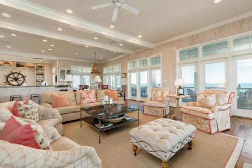 Tree Point Manor in Galveston, USA
