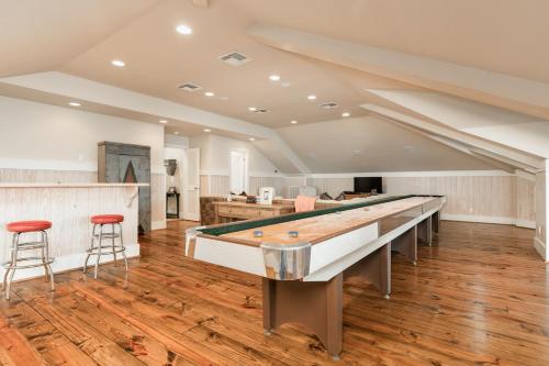 Tree Point Manor in Galveston, USA