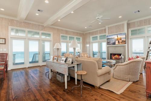 Tree Point Manor in Galveston, USA