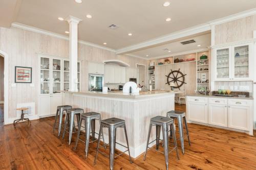 Tree Point Manor in Galveston, USA