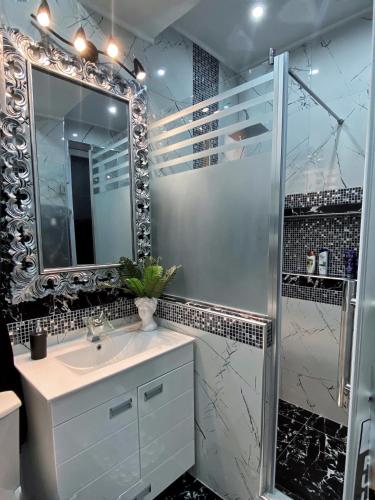 LUX apartment in downtown of Belgrade - image 11