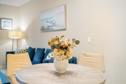 2 Bedrooms/2 Bathrooms Private Apartment with kitchen/pool in Irvine Spectrum