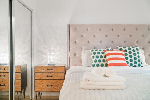 2 Bedrooms/2 Bathrooms Private Apartment with kitchen/pool in Irvine Spectrum