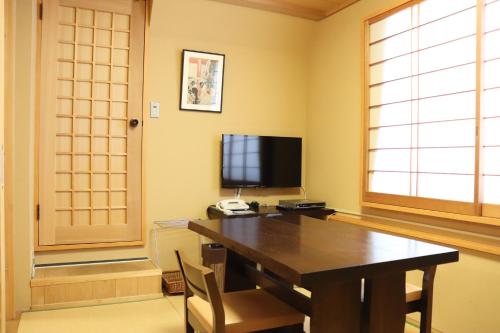 Japanese-Style Economy Room