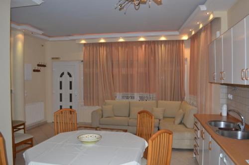 Annas Apartment - Λύχνας