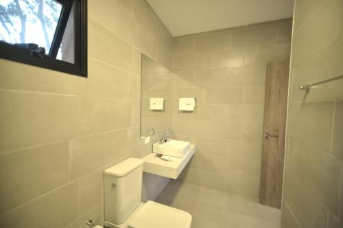 Standard Triple Room image 9
