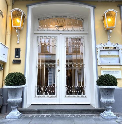 Das Hotel Krone - Tap to explore photos