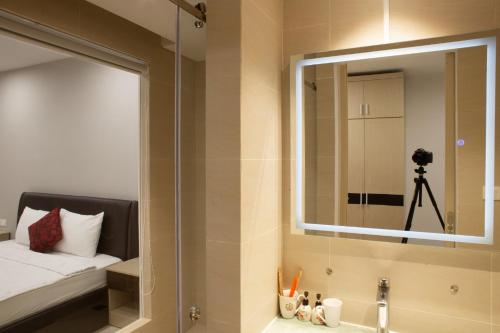 Bathroom, Goldcoats Nha Trang - Kim Van Apartment in Huyen Mang Yang