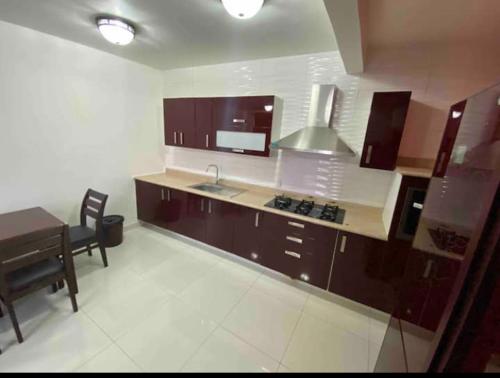 Comodo y moderno apartamento con dos camas king photo