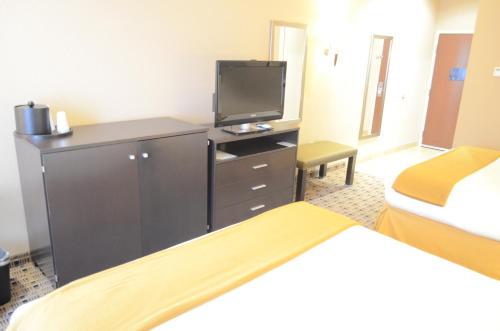 Holiday Inn Express Hotel & Suites Houston Energy Corridor - West Oaks, an IHG Hotel