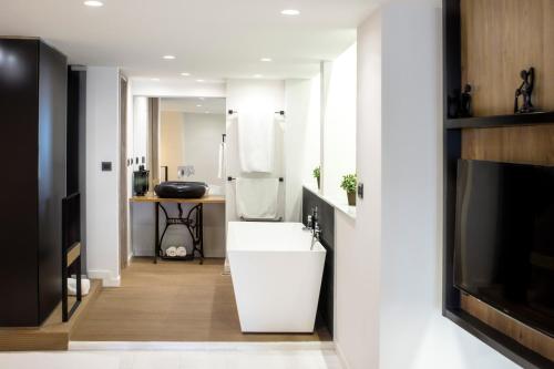 Azelia Suites - Acropolis View – Athens, NY