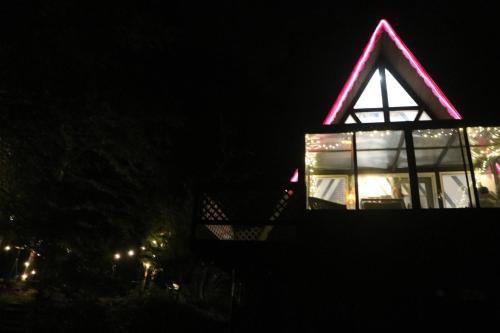 Escape in our Rain-Forest A-Frame Cabin-Retreat 1hour from The Pononos