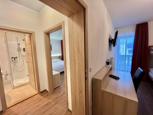 2 bedrooms, 2 beds