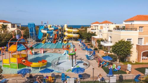 Chrispy Hotel & Waterpark - image 10