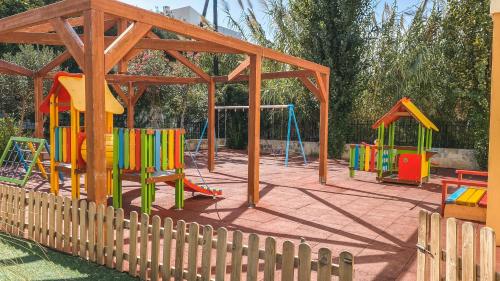 Chrispy Hotel & Waterpark - image 14