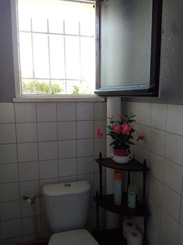 Bathroom, Chambre double Greg en colocation in Lemasson