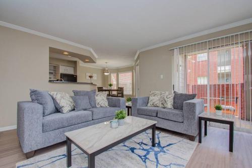 Your Luxurious Townhome in TX Medical Center