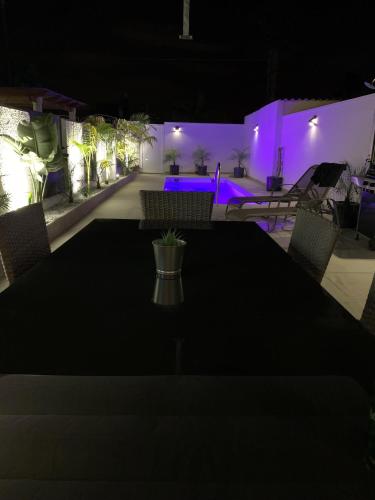  Luxury Villa Anna & Private Pool, Garden & Roof Terrace, Pension in Cabo Roig