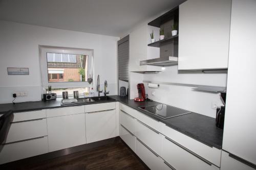 Kitchen, Gastehaus Roggenhorst - aufwandig saniertes Haus, 200 qm Wohnflache, 3 Bader in Hamberge