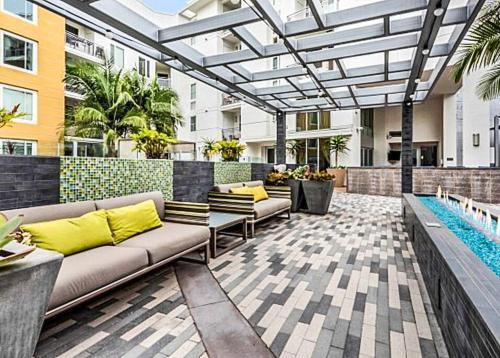 Live-Work Trendi Apartment in West Hollywood W-Parking-Pool-Gym