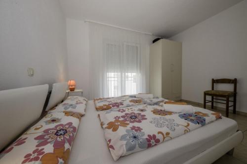 Apartment in Lopar with Terrace Air conditioning Wi-Fi (4612-3) - image 2