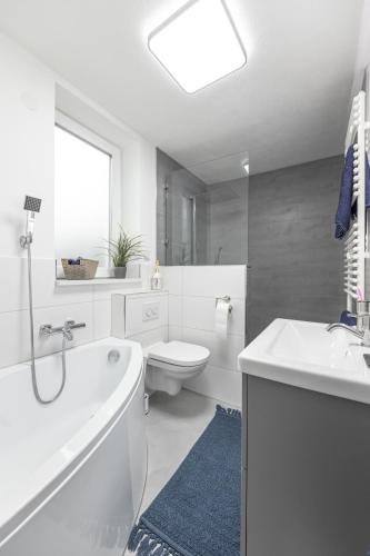 Exklusive (OG) Neubau-Ferienwohnung mit Fernsicht, Costanza (foto 5)