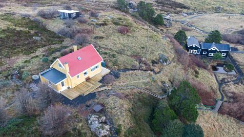 Red Robin - Vacation homes next to Svartifossur waterfall