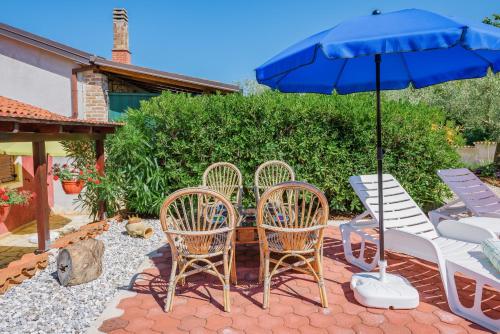 Apartment with pool Visnjan - image 9