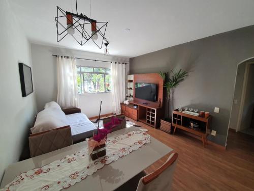 . Apto com dois quartos no bairro de Jardim Camburi