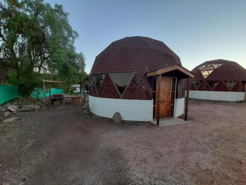 . DOÑA JOSEFINA, CABAÑAS Y DOMOS MONTE PATRIA