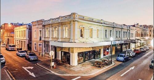 West End Oasis