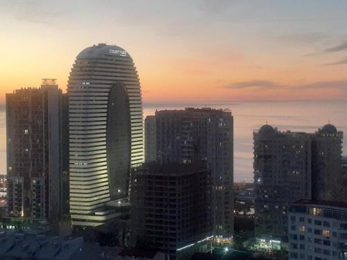 Nobels Suites Batumi with Sea View