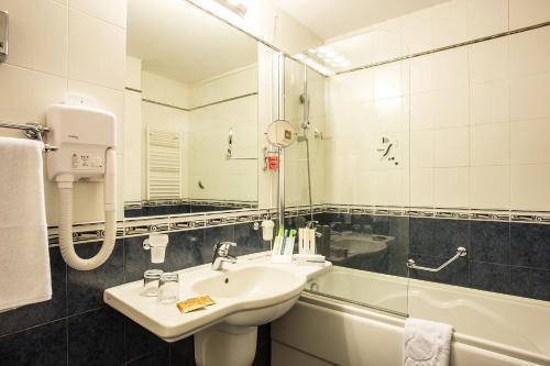 Europe Hotel - image 13