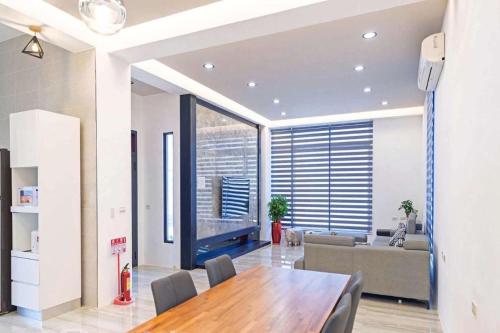 s home near Lintou Park