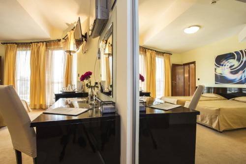 Europe Hotel - image 14