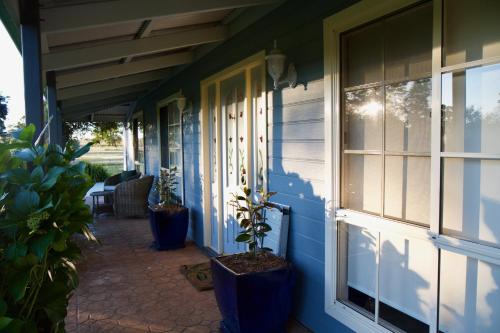 Marigold Cottage, A Blue Mountains Oasis- Spacious, Views & Kangaroos