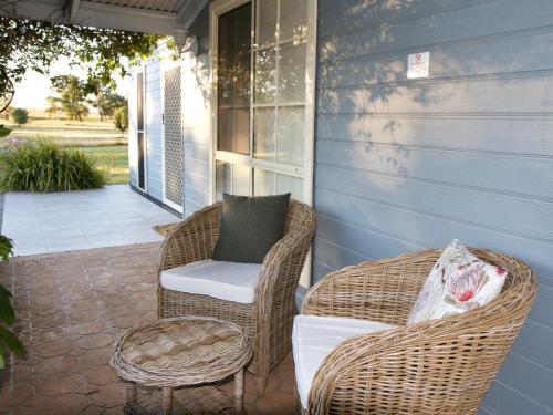 Marigold Cottage, A Blue Mountains Oasis- Spacious, Views & Kangaroos