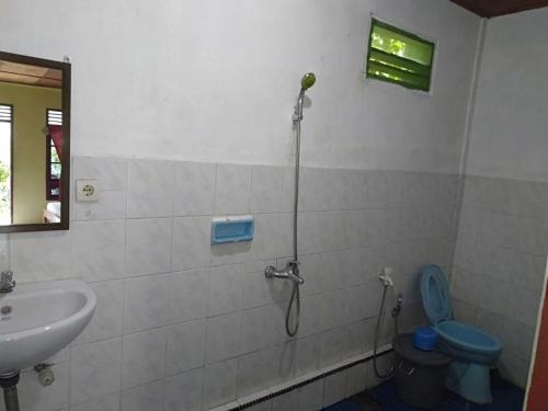 화장실, Sibayak Guesthouse in 사모서