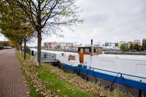 Houseboat Jana - with sauna and terrace