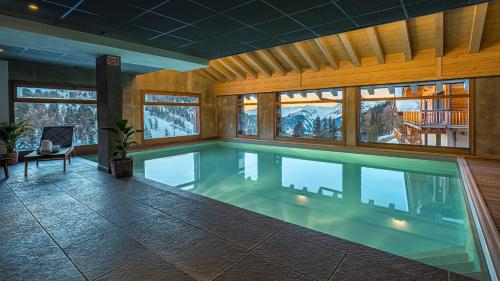 Swimming pool, Hotel Carlina by Les Etincelles in La Plagne