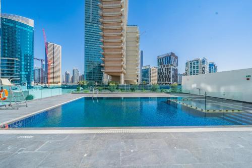 Stylish Waterfront Apartment With Views on Canal, Дубай (фото 4)