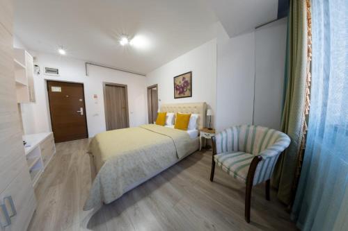 Avenue Parliament Hotel - image 12