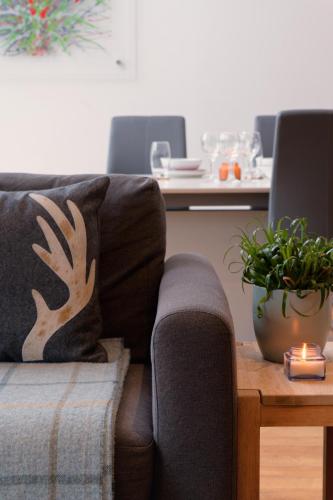 CITY CENTRE APARTMENT with Free Secure Underground Parking, Глазго (фото 9)