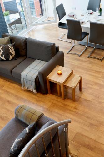 CITY CENTRE APARTMENT with Free Secure Underground Parking, Глазго (фото 8)