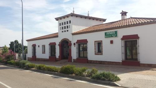  Apartamentos Turísticos - Hostal Los Alisos, Aliseda bei La Acena de la Borrega