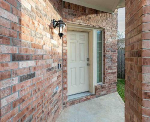 Spacious 3 bedroom home Katy, TX. Entire Home!!