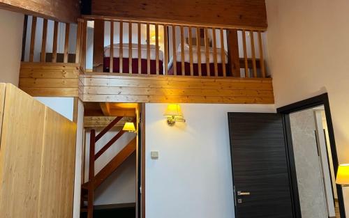 2 bedrooms, 4 beds